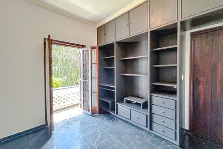 Casa à venda com 242m², 5 quartos e 5 vagasQuarto 1