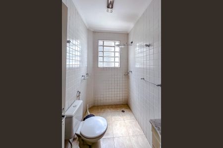 Casa à venda com 242m², 5 quartos e 5 vagasBanheiro - Casa 2