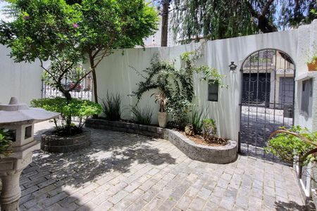Casa à venda com 242m², 5 quartos e 5 vagasQuintal