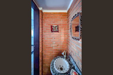 Casa à venda com 242m², 5 quartos e 5 vagasLavabo