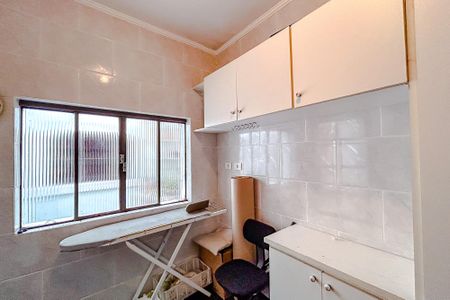 Casa à venda com 242m², 5 quartos e 5 vagasQuarto de Serviço Casa 2