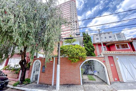 Casa à venda com 242m², 5 quartos e 5 vagasFachada com Plaquinha