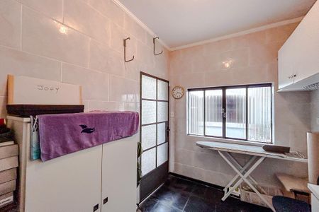 Casa à venda com 242m², 5 quartos e 5 vagasQuarto de Serviço Casa 2