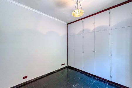 Casa à venda com 242m², 5 quartos e 5 vagasQuarto 3