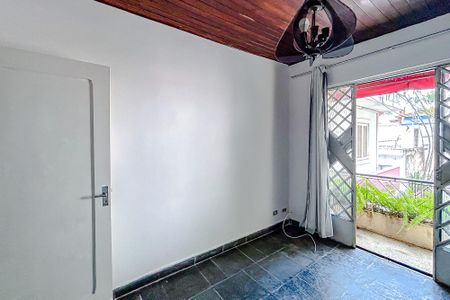 Casa à venda com 242m², 5 quartos e 5 vagasQuarto 3 - Casa 2