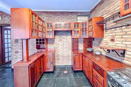 Casa à venda com 242m², 5 quartos e 5 vagasCozinha