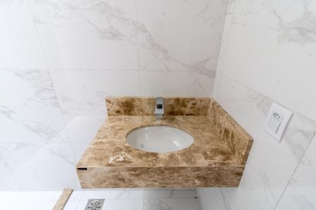 Casa à venda com 108m², 2 quartos e 2 vagasBanheiro da Suíte 2