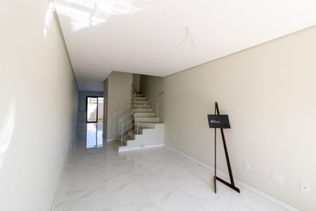 Casa à venda com 108m², 2 quartos e 2 vagasSala