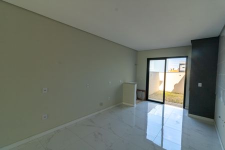 Casa à venda com 108m², 2 quartos e 2 vagasCozinha e Área de Serviço