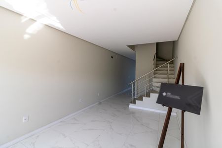 Casa à venda com 108m², 2 quartos e 2 vagasSala