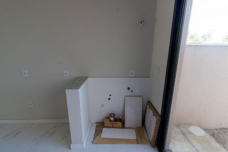 Casa à venda com 108m², 2 quartos e 2 vagasCozinha e Área de Serviço