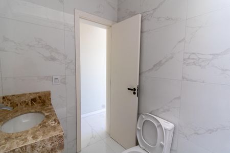 Casa à venda com 108m², 2 quartos e 2 vagasBanheiro da Suíte 2