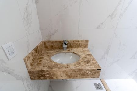 Casa à venda com 108m², 2 quartos e 2 vagasBanheiro da Suíte 1