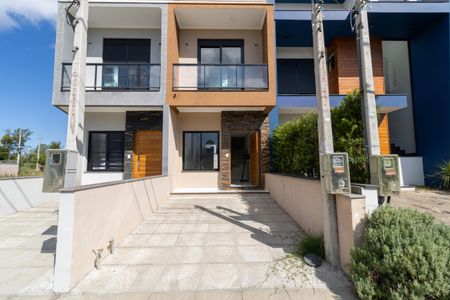 Casa à venda com 108m², 2 quartos e 2 vagasFachada