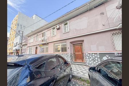 Casa para alugar com 320m², 4 quartos e 1 vagaFachada