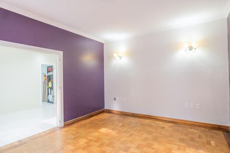 Casa para alugar com 320m², 4 quartos e 1 vagaSala