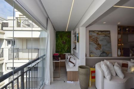 Apartamento à venda com 140m², 2 quartos e 2 vagasVaranda