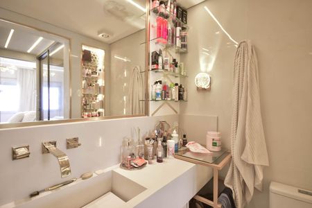 Apartamento à venda com 140m², 2 quartos e 2 vagasBanheiro Suíte