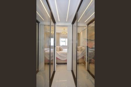 Apartamento à venda com 140m², 2 quartos e 2 vagasArmário da Suíte