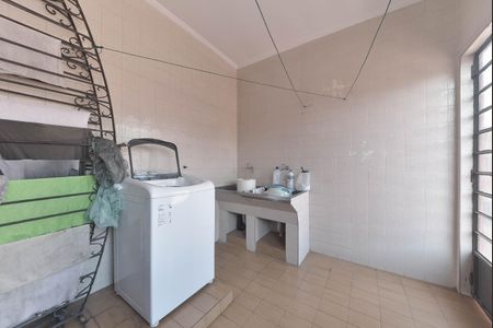 Casa à venda com 350m², 3 quartos e 4 vagas Casa à venda com 350m², 3 quartos e 4 vagasLavanderia