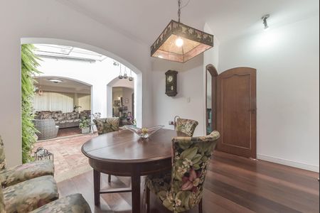 Casa à venda com 350m², 3 quartos e 4 vagas Casa à venda com 350m², 3 quartos e 4 vagasSala de Jantar