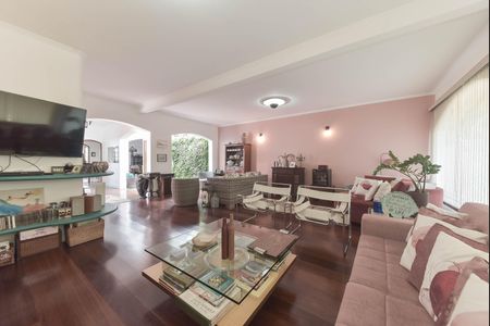 Casa à venda com 350m², 3 quartos e 4 vagas Casa à venda com 350m², 3 quartos e 4 vagasSala