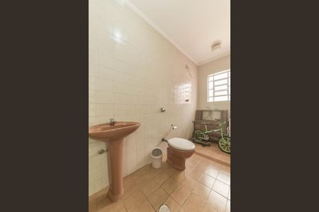 Casa à venda com 350m², 3 quartos e 4 vagas Casa à venda com 350m², 3 quartos e 4 vagasBanheiro da Area Gourmet