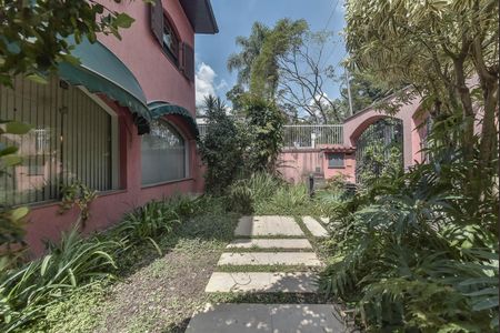 Casa à venda com 350m², 3 quartos e 4 vagas Casa à venda com 350m², 3 quartos e 4 vagasJardim - Frente