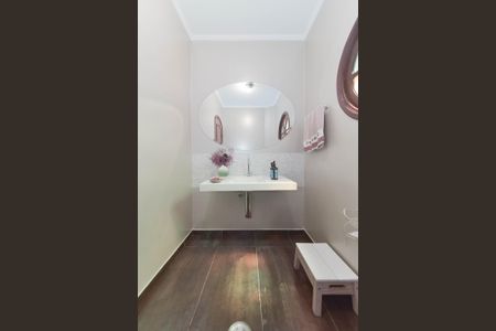 Casa à venda com 350m², 3 quartos e 4 vagas Casa à venda com 350m², 3 quartos e 4 vagasLavabo