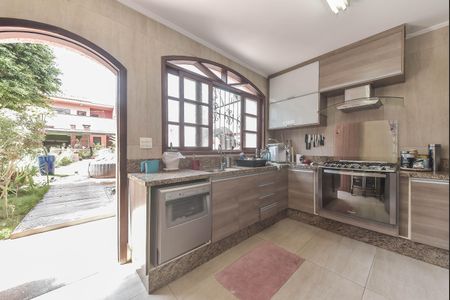 Casa à venda com 350m², 3 quartos e 4 vagas Casa à venda com 350m², 3 quartos e 4 vagasCozinha