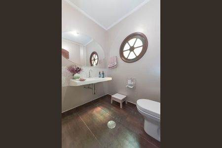 Casa à venda com 350m², 3 quartos e 4 vagas Casa à venda com 350m², 3 quartos e 4 vagasLavabo