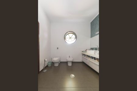 Casa à venda com 350m², 3 quartos e 4 vagas Casa à venda com 350m², 3 quartos e 4 vagasBanheiro da Suíte 2