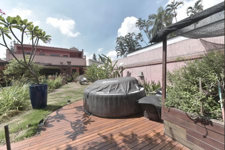 Casa à venda com 350m², 3 quartos e 4 vagas Casa à venda com 350m², 3 quartos e 4 vagasQuintal