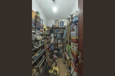 Casa à venda com 350m², 3 quartos e 4 vagas Casa à venda com 350m², 3 quartos e 4 vagasDepósito