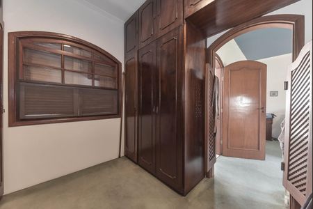 Casa à venda com 350m², 3 quartos e 4 vagas Casa à venda com 350m², 3 quartos e 4 vagasSuíte 2 - Closet