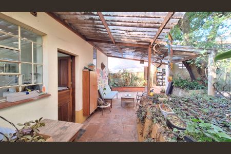 Casa à venda com 417m², 5 quartos e 2 vagasQuintal