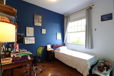 Casa à venda com 417m², 5 quartos e 2 vagasQuarto 2