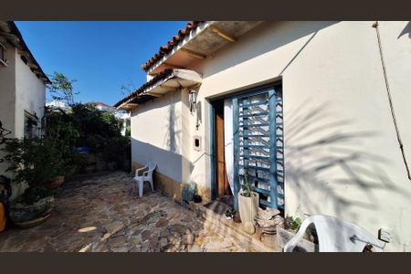 Casa à venda com 417m², 5 quartos e 2 vagasQuintal