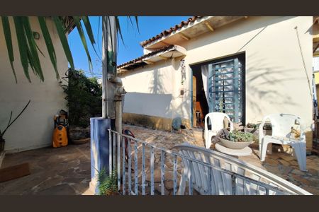Casa à venda com 417m², 5 quartos e 2 vagasQuintal
