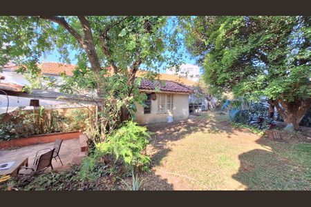 Casa à venda com 417m², 5 quartos e 2 vagasQuintal