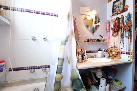 Casa à venda com 417m², 5 quartos e 2 vagasBanheiro da Suíte