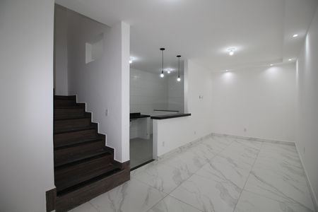 Casa de condomínio para alugar com 100m², 3 quartos e 1 vagaSala