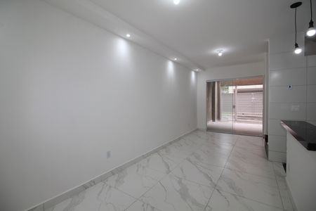 Casa de condomínio para alugar com 100m², 3 quartos e 1 vagaSala
