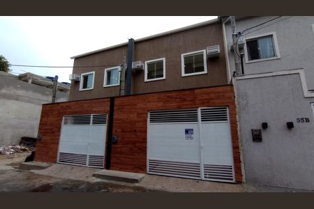 Casa de condomínio para alugar com 100m², 3 quartos e 1 vaga Casa de condomínio para alugar com 100m², 3 quartos e 1 vagaFachada
