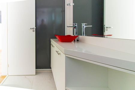 Apartamento à venda com 283m², 2 quartos e 2 vagas Apartamento à venda com 283m², 2 quartos e 2 vagasBanheiro 2 da Suíte