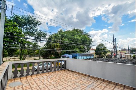 Casa à venda com 107m², 2 quartos e 1 vaga Casa à venda com 107m², 2 quartos e 1 vagaVaranda