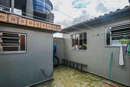 Casa à venda com 107m², 2 quartos e 1 vaga Casa à venda com 107m², 2 quartos e 1 vagaÁrea de Serviço