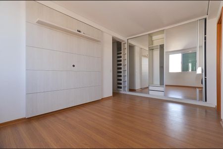 Apartamento à venda com 150m², 4 quartos e 4 vagasSuite 4