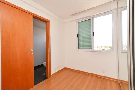 Apartamento à venda com 150m², 4 quartos e 4 vagasSuite 2