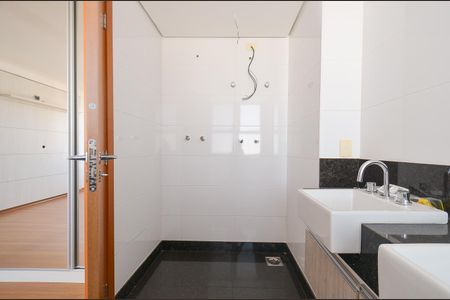 Apartamento à venda com 150m², 4 quartos e 4 vagasBanheiro Suite 4